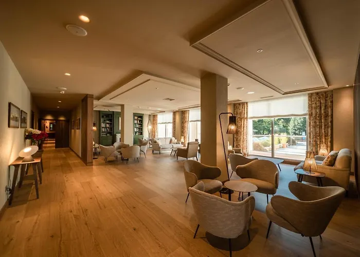 普恩特维斯戈水疗大酒店