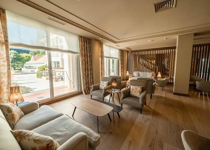 普恩特维斯戈水疗大酒店 4*